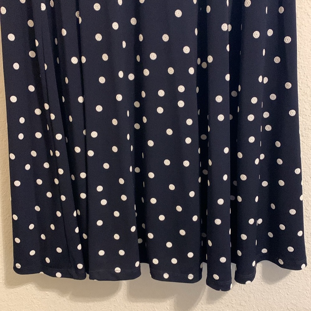Croft & barrow size large v-neck navy blue polka dotted short sleeve dress - Picture 5 of 9